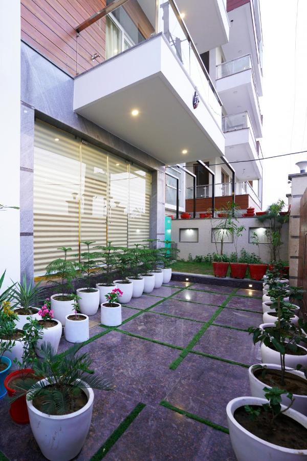 Lime Tree Hotel Pulkit Gurgaon-Artemis Hospital, Nearest Metro Huda City Centre Esterno foto